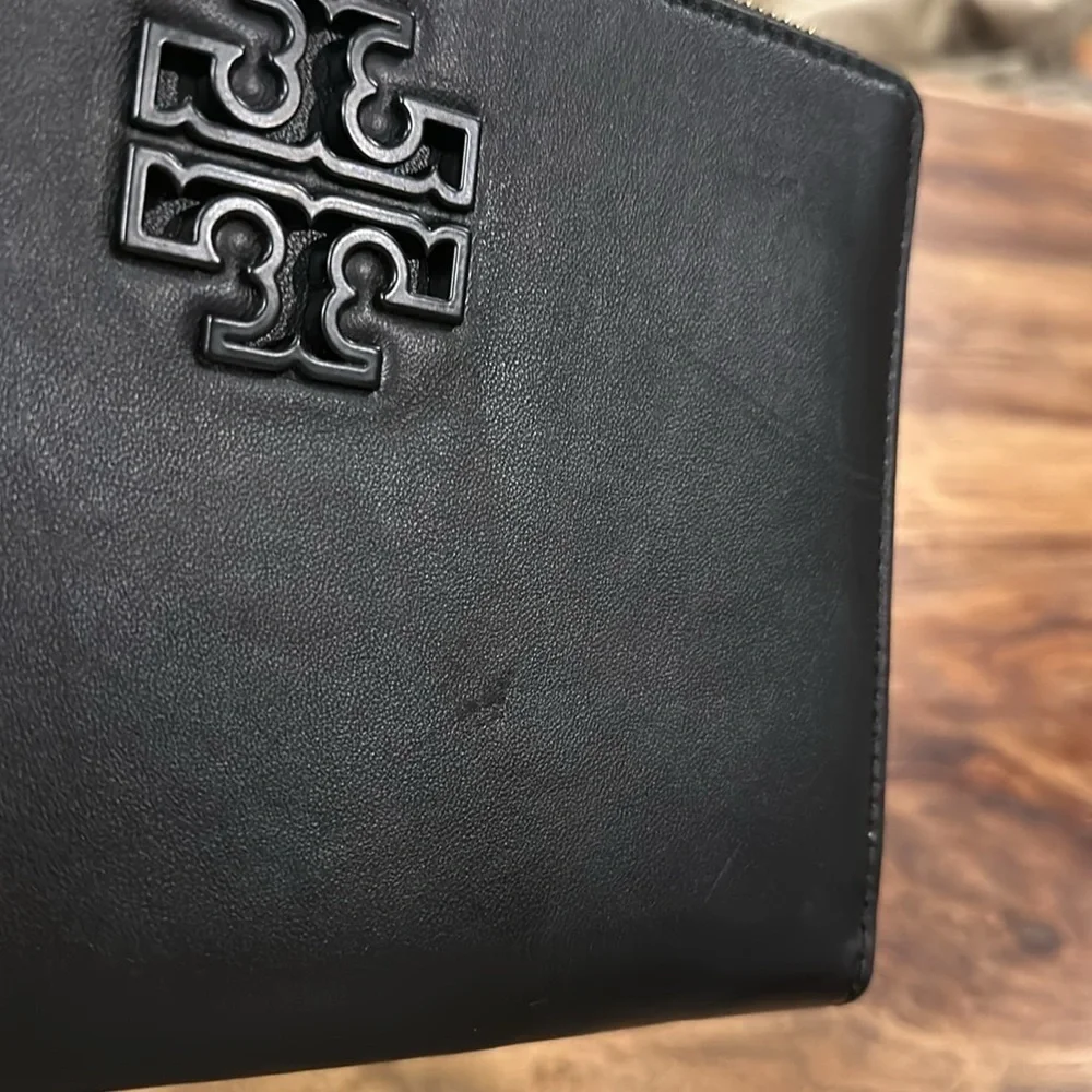 Tory Burch Lily Large Zip Pouch Wallet Black on Black